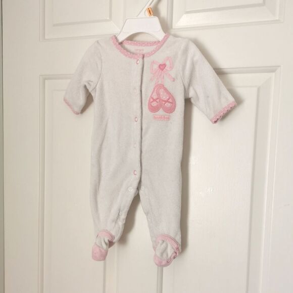 3/$10 Carter's Newborn terry cloth sleeper - Picture 1 of 4